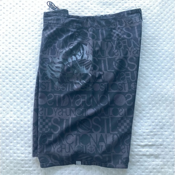 Lost boardshorts - Picture 5 of 8